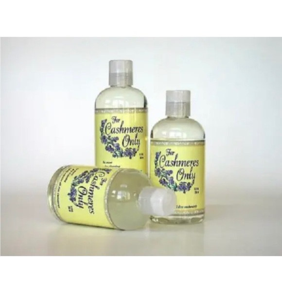 Gentle Shampoo for Hand Wash Cashmere or Wool Sweaters 16oz Bottle - Picture 1 of 2